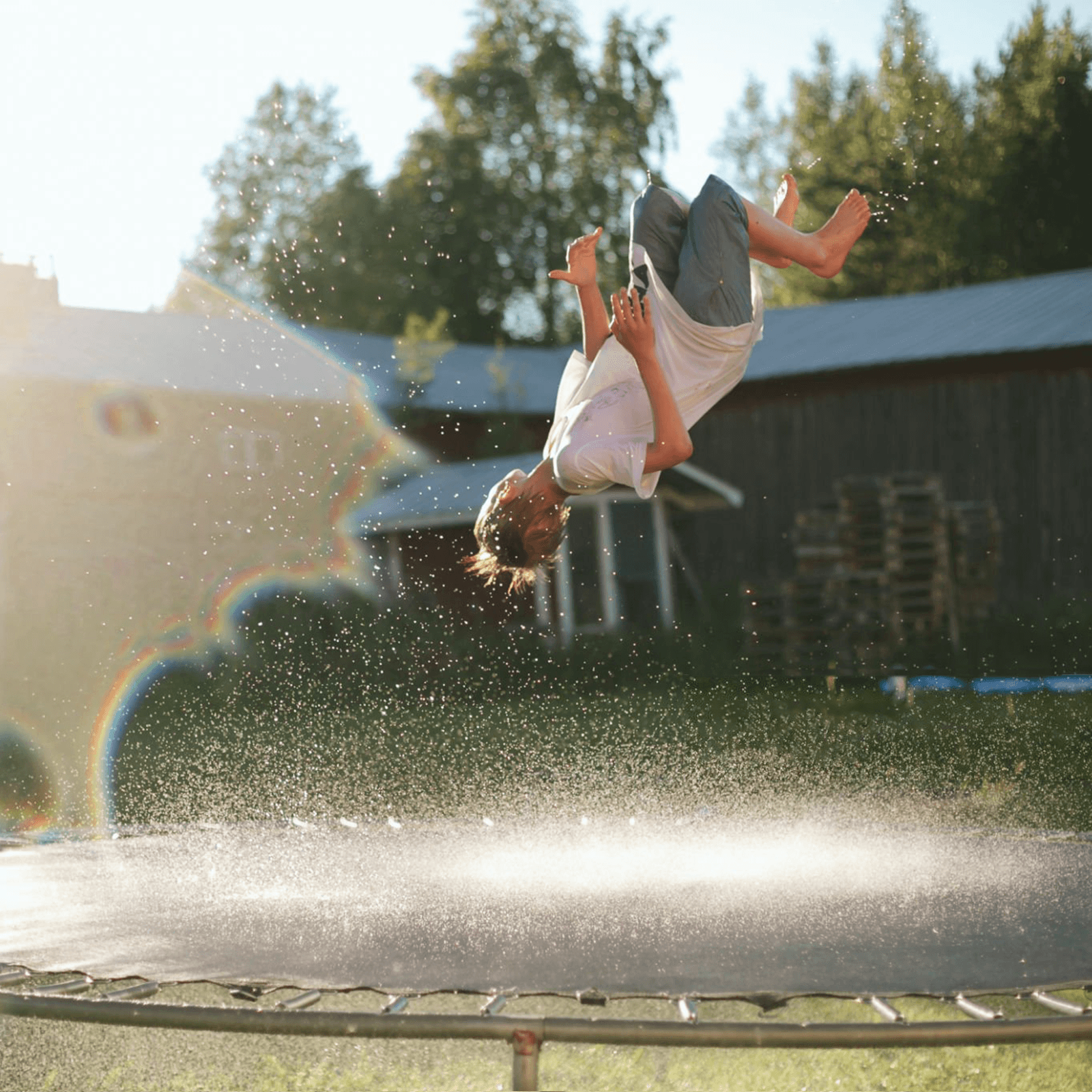 EASY TRICKS ON A TRAMPOLINE-2 - Aotob