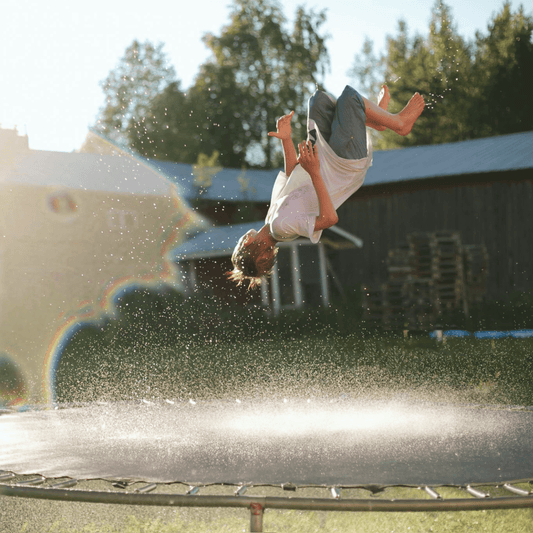 EASY TRICKS ON A TRAMPOLINE-2 - Aotob