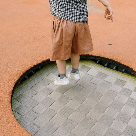HOW TRAMPOLINES HELP CHILDEN WITH ASD